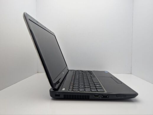 Ноутбук Dell Inspiron N5110 / 15.6" (1366x768) TN / Intel Core i3-2350M (2 (4) ядра по 2.3 GHz) / 6 GB DDR3 / 500 GB HDD / nVidia GeForce GT 525M, 1 GB GDDR3, 128-bit / WebCam / DVD-ROM