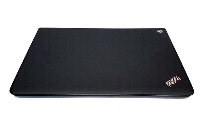 Ноутбук Lenovo ThinkPad E565 / 15.6" (1366x768) TN / AMD A10-8700P (4 ядра по 1.8 - 3.2 GHz) / 16 GB DDR3 / 800 GB SSD / AMD Radeon R5 M330, 2 GB DDR3, 64-bit / WebCam Ноутбук Lenovo ThinkPad E565 / 15.6" (1366x768) TN / AMD A10-8700P (4 ядра по 1.8 - 3.2 GHz) / 16 GB DDR3 / 800 GB SSD / AMD Radeon R5 M330, 2 GB DDR3, 64-bit / WebCam