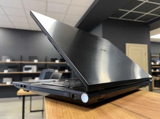 Игровой ноутбук Acer Aspire V3-772G / 15.6" (1920x1080) IPS / Intel Core i5-4200U (2 (4) ядра по 1.6 - 2.6 GHz) / 8 GB DDR3 / 128 GB SSD + 1000 GB HDD / nVidia GeForce GT 750M, 4 GB GDDR5, 128-bit / WebCam / DVD-ROM / Win 10