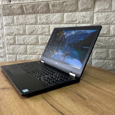 Ігровий ноутбук Б-клас Dell Latitude 5570 / 15.6" (1920x1080) IPS / Intel Core i7-6820HQ (4 (8) ядра по 2.7 - 3.6 GHz) / 16 GB DDR4 / 512 GB SSD / AMD Radeon R7 M370, 2 GB GDDR5, 128-bit / WebCam