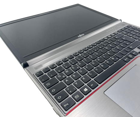 Ноутбук Fujitsu LifeBook E756 / 15.6'' (1920x1080) IPS / Intel Core i5-6200U (2 (4) ядра по 2.3 - 2.8 GHz) / 8 GB DDR4 / 240 GB SSD / Intel HD Graphics 520 / WebCam