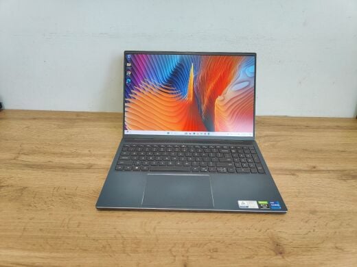 Ігровий ноутбук Б-клас Dell Inspiron 16 7610 / 16" (3072x1920) IPS / Intel Core i7-11800H (8 (16) ядер по 2.3 - 4.6 GHz) / 16 GB DDR4 / 1000 GB SSD / nVidia GeForce RTX 3060, 6 GB GDDR6, 192-bit / WebCam / Windows 11 Home