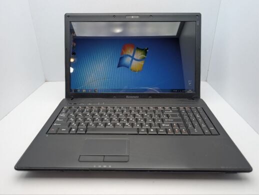 Ноутбук Lenovo G560 / 15.6" (1366x768) TN / Intel Core i3-350M (2 (4) ядра по 2.2 GHz) / 6 GB DDR3 / 500 GB HDD / Intel HD Graphics / WebCam / DVD-ROM / АКБ не держит