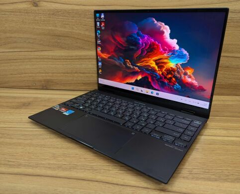 Ноутбук-трансформер Б-класс Asus ZenBook UN5401R / 14" (2880x1800) IPS Touch / AMD Ryzen 7 6800H (8 (16) ядер по 3.2 - 4.7 GHz) / 16 GB DDR5 / 512 GB SSD / AMD Radeon 680M / WebCam / Windows 11