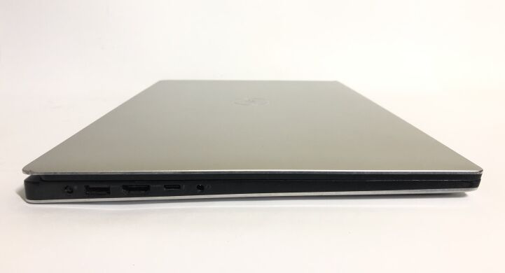 Мобильная рабочая станция Б-класс Dell Precision 5540 / 15.6" (3840x2160) IPS Touch / Intel Core i7-9850H (6 (12) ядер по 2.6 - 4.6 GHz) / 32 GB DDR4 / 512 GB SSD / nVidia Quadro T1000, 4 GB GDDR5, 128-bit / WebCam / Win 11 Pro