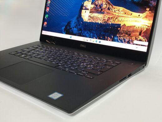 Мобильная рабочая станция Б-класс Dell Precision 5540 / 15.6" (3840x2160) IPS Touch / Intel Core i7-9850H (6 (12) ядер по 2.6 - 4.6 GHz) / 32 GB DDR4 / 512 GB SSD / nVidia Quadro T1000, 4 GB GDDR5, 128-bit / WebCam / Win 11 Pro