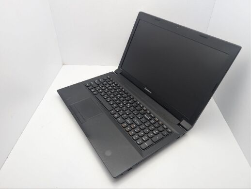 Ноутбук Lenovo B590 / 15.6" (1366x768) TN / Intel Pentium 2020M (2 ядра по 2.4 GHz) / 6 GB DDR3 / 500 GB HDD / Intel HD Graphics / WebCam / DVD-ROM / АКБ не держит