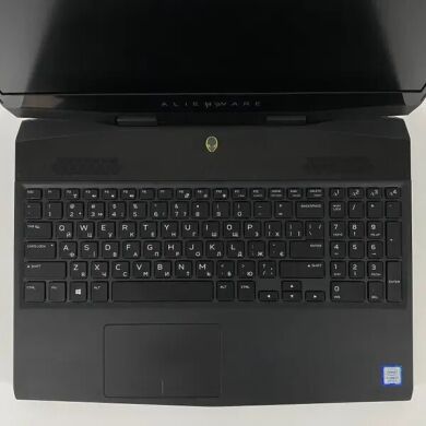 Ігровий ноутбук Б-клас Dell Alienware m15 / 15.6" (1920x1080) IPS / Intel Core i7-8750H (6 (12) ядер по 2.2 - 4.1 GHz) / 16 GB DDR4 / 512 GB SSD / nVidia GeForce GTX 1070 Max-Q, 8 GB GDDR5, 256-bit / WebCam / HDMI