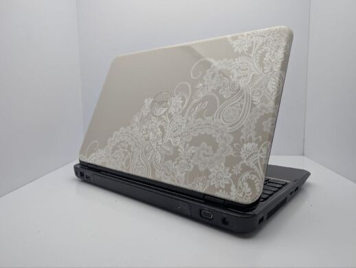 Ноутбук Dell Inspiron N5110 / 15.6" (1366x768) TN / Intel Core i3-2350M (2 (4) ядра по 2.3 GHz) / 6 GB DDR3 / 500 GB HDD / nVidia GeForce GT 525M, 1 GB GDDR3, 128-bit / WebCam / DVD-ROM