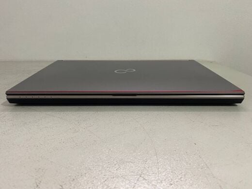 Мобільна робоча станція Fujitsu Celsius H760 / 15.6" (1920x1080) IPS / Intel Core i7-6920HQ (4 (8) ядра по 2.9 - 3.8 GHz) / 32 GB DDR4 / 512 GB SSD / nVidia Quadro M2000M, 4 GB GDDR5, 128-bit / WebCam