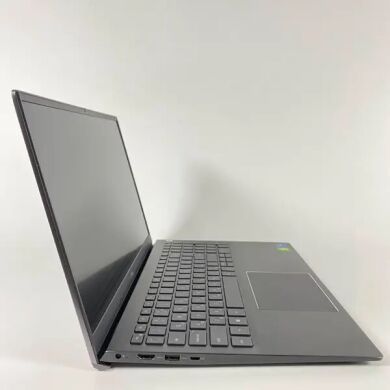 Ноутбук Б-класс Dell Vostro 5502 / 15.6" (1920x1080) IPS / Intel Core i7-1165G7 (4 (8) ядра по 2.8 - 4.7 GHz) / 16 GB DDR4 / 512 GB SSD / nVidia GeForce MX330, 2 GB GDDR5, 64-bit / WebCam / TouchID
