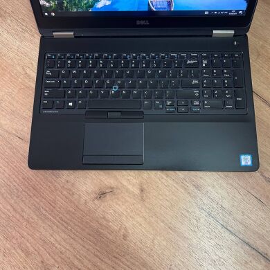 Ігровий ноутбук Б-клас Dell Latitude 5570 / 15.6" (1920x1080) IPS / Intel Core i7-6820HQ (4 (8) ядра по 2.7 - 3.6 GHz) / 16 GB DDR4 / 512 GB SSD / AMD Radeon R7 M370, 2 GB GDDR5, 128-bit / WebCam