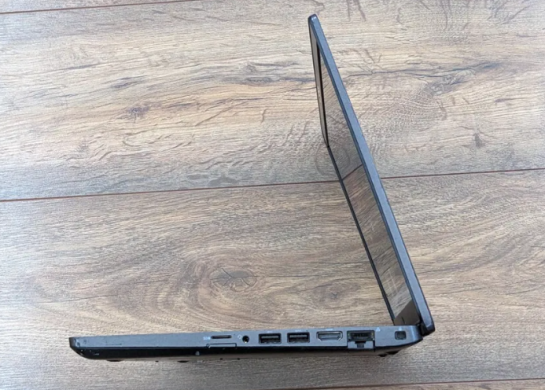 Ультрабук Б-клас Dell Latitude 5400 / 14" (1920x1080) IPS / Intel Core i7-8665U (4 (8) ядра по 1.9 - 4.8 GHz) / 8 GB DDR4 / 512 GB SSD M.2 / Intel UHD Graphics 620