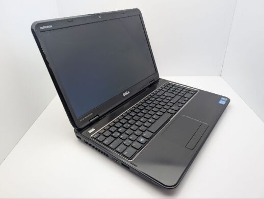 Ноутбук Dell Inspiron N5110 / 15.6" (1366x768) TN / Intel Core i3-2350M (2 (4) ядра по 2.3 GHz) / 6 GB DDR3 / 500 GB HDD / nVidia GeForce GT 525M, 1 GB GDDR3, 128-bit / WebCam / DVD-ROM