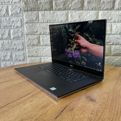 Игровой ноутбук Dell XPS 15 9570 / 15.6" (3840x2160) IPS Touch / Intel Core i7-8750H (6 (12) ядер по 2.2 - 4.1 GHz) / 16 GB DDR4 / 256 GB SSD / nVidia GeForce GTX 1050 Ti Max-Q, 4 GB GDDR5, 128-bit / WebCam