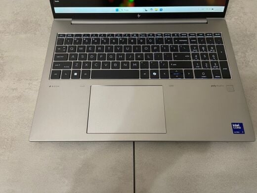 Мобильная рабочая станция HP ZBook Firefly 16 G11 / 16" (1920x1200) IPS / Intel Core Ultra 7 155H (16 (22) ядер по 1.4 - 4.8 GHz) / 16 GB DDR5 / 512 GB SSD M.2 / Intel Arc Graphics / Fingerprint /WebCam