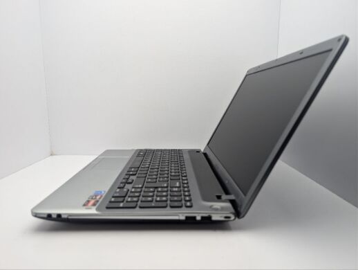 Ноутбук Samsung NP355V5C / 15.6" (1366x768) TN / AMD A6-4400M (2 (4) ядра по 2.1 GHz) / 6 GB DDR3 / 750 GB HDD / AMD Radeon HD 7520G Graphics / WebCam