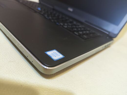 Мобильная рабочая станция Dell Precision 7710 / 17.3" (1920x1080) IPS / Intel Xeon E3-1505M v5 (4 (8) ядра по 2.8 - 3.7 GHz) / 16 GB DDR4 / 256 GB SSD / nVidia Quadro M3000M, 4 GB GDDR5, 256-bit / WebCam