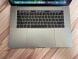 Ультрабук Б-клас Apple MacBook Pro 15 2018 / 15.4" (2880x1800) IPS / Intel Core i7-8750H (6 (12) ядер по 2.2 - 4.1 GHz) / 16 GB DDR4 / 256 GB SSD / AMD Radeon Pro 555X, 4 GB GDDR5, 128-bit / WebCam / MacOS купити