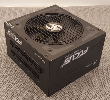 Блок живлення Seasonic Focus Plus Platinum 650W (SSR-650PX) / 650W / 24+4(4)+4(8) pin