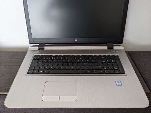 Ігровий ноутбук Б-клас HP ProBook 470 G3 / 17.3" (1600x900) TN / Intel Core i3-6100U (2 (4) ядра по 2.3 GHz) / 8 GB DDR4 / 120 GB SSD / AMD Radeon R7 M340, 1 GB GDDR3, 64-bit / WebCam