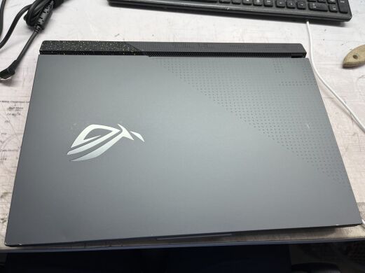 Ігровий ноутбук Б-клас Asus ROG Strix G713PI-XS96 / 17.3" (2560x1440) IPS / AMD Ryzen 9 7945HX (16 (32) ядер по 2.5 - 5.4 GHz) / 32 GB DDR5 / 960 GB SSD / nVidia GeForce RTX 4070, 8 GB GDDR6, 128-bit / WebCam
