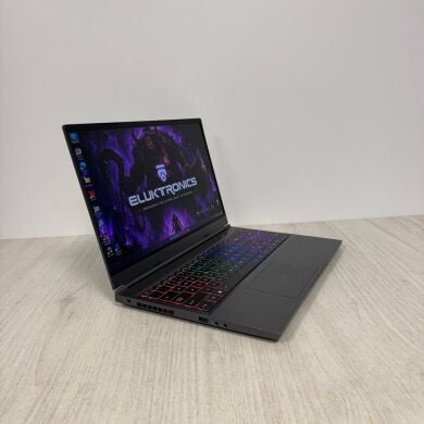 Ігровий ноутбук Б-клас Eluktronics MAX-15 / 15.6" (2560x1440) IPS / Intel Core i9-12900H (14 (20) ядер по 2.5 - 5.0 GHz) / 16 GB DDR5 / 512 GB SSD / nVidia GeForce RTX 3080, 8 GB GDDR6, 256-bit / WebCam
