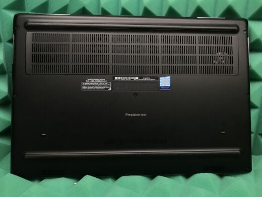 Мобільна робоча станція Б-клас Dell Precision 7530 / 15.6" (1920x1080) IPS / Intel Core i5-8400H (4 (8) ядер по 2.5 - 4.2 GHz) / 64 GB DDR4 / 512 GB SSD M.2 + 512 GB SSD M.2 / AMD Radeon Pro WX 4150, 4 GB GDDR5, 128-bit / Windows 10 ліцензія Мобільна робоча станція Б-клас Dell Precision 7530 / 15.6" (1920x1080) IPS / Intel Core i5-8400H (4 (8) ядер по 2.5 - 4.2 GHz) / 64 GB DDR4 / 512 GB SSD M.2 + 512 GB SSD M.2 / AMD Radeon Pro WX 4150, 4 GB GDDR5, 128-bit / Windows 10 ліцензія