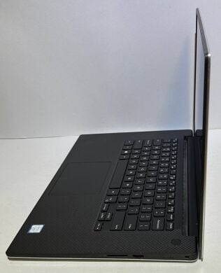 Мобильная рабочая станция Dell Precision 5530 / 15.6" (1920x1080) IPS / Intel Core i7-8850H (6 (12) ядра по 2.6 - 4.3 GHz) / 16 GB DDR4 / 256 GB SSD / nVidia Quadro P1000, 4 GB GDDR5, 128-bit / WebCam