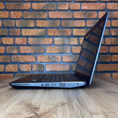 Мобільна робоча станція HP ZBook 17 G3 / 17.3" (1920x1080) IPS / Intel Core i7-6700HQ (4 (8) ядра по 2.6 - 3.5 GHz) / 16 GB DDR4 / 256 GB SSD + 500 GB HDD / nVidia Quadro M4000M, 4 GB GDDR5, 256-bit / WebCam / HDMI