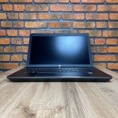 Мобільна робоча станція HP ZBook 17 G3 / 17.3" (1920x1080) IPS / Intel Core i7-6700HQ (4 (8) ядра по 2.6 - 3.5 GHz) / 16 GB DDR4 / 256 GB SSD + 500 GB HDD / nVidia Quadro M4000M, 4 GB GDDR5, 256-bit / WebCam / HDMI