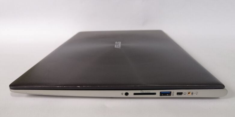 Ноутбук Б-клас Asus ZenBook U500V / 15.6'' (2880x1620) IPS / Intel Core i7-3632QM (4 (8) ядра по 2.2 - 3.2 GHz) / 8 GB DDR3 / 256 GB SSD / nVidia GeForce GT 650M, 2 GB GDDR3, 128-bit / WebCam / HDMI Ноутбук Б-клас Asus ZenBook U500V / 15.6'' (2880x1620) IPS / Intel Core i7-3632QM (4 (8) ядра по 2.2 - 3.2 GHz) / 8 GB DDR3 / 256 GB SSD / nVidia GeForce GT 650M, 2 GB GDDR3, 128-bit / WebCam / HDMI