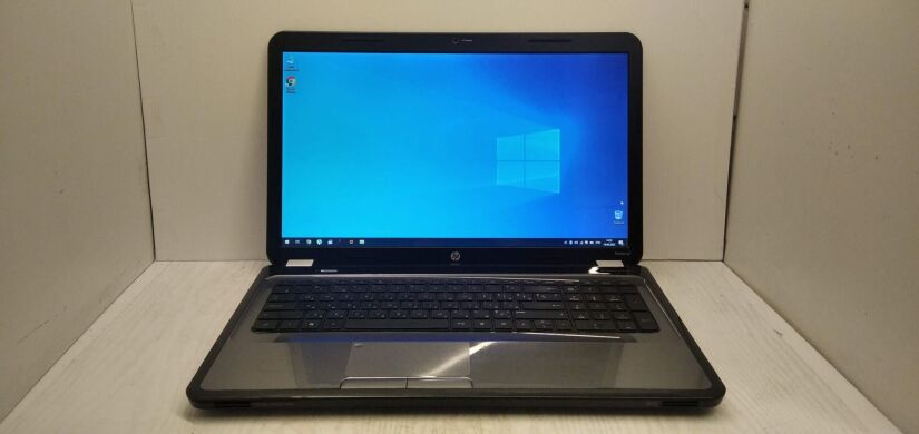 Ноутбук Б-клас HP Pavilion G7 / 17.3" (1600x900) TN / AMD A6-3400M (4 ядра по 1.4 - 2.3 GHz) / 4 GB DDR3 / 320 GB HDD / AMD Radeon HD 7450M, 1 GB DDR3, 64-bit / DVD-ROM / WebCam 