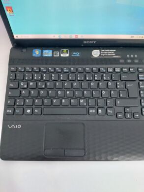 Ноутбук Б-клас Sony Vaio VPC-EH1Z1E / 15.6" (1366x768) TN / Intel Core i5-2410M (2 (4) ядра по 2.3 - 2.9 GHz) / 8 GB DDR3 / 240 GB SSD NEW / nVidia GeForce 410M, 1 GB GDDR3, 64-bit / WebCam / DVD-ROM / VGA + Бездротова мишка Ноутбук Б-клас Sony Vaio VPC-EH1Z1E / 15.6" (1366x768) TN / Intel Core i5-2410M (2 (4) ядра по 2.3 - 2.9 GHz) / 8 GB DDR3 / 240 GB SSD NEW / nVidia GeForce 410M, 1 GB GDDR3, 64-bit / WebCam / DVD-ROM / VGA + Бездротова мишка