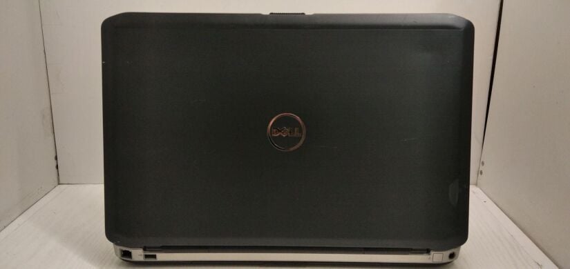 Ноутбук Dell Latitude E5530 / 15.6" (1366х768) TN / Intel Core i5-3230M (2 (4) ядра по 2.6 - 3.2 GHz) / 8 GB DDR3 / 120 GB SSD / Intel HD Graphics 4000 / DVD-RW Ноутбук Dell Latitude E5530 / 15.6" (1366х768) TN / Intel Core i5-3230M (2 (4) ядра по 2.6 - 3.2 GHz) / 8 GB DDR3 / 120 GB SSD / Intel HD Graphics 4000 / DVD-RW