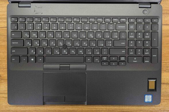 Ноутбук Dell Precision 3540 / 15.6" (1920x1080) IPS / Intel Core i7-8665U (4 (8) ядра по 1.9 - 4.8 GHz) / 8 GB DDR4 / 256 GB SSD / AMD Radeon Pro WX 2100, 2 GB GDDR5, 64-bit / WebCam / TouchID / Windows 10