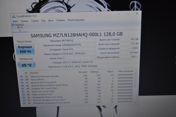 Ноутбук Lenovo ThinkPad T520 / 15.6" (1366x768) TN / Intel Core i5-2520M (2 (4) ядра по 2.5 - 3.2 GHz) / 12 GB DDR3 / 120 GB SSD NEW / Intel HD Graphics 3000 / WebCam / DVD-ROM