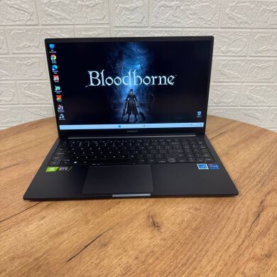 Ігровий ноутбук Samsung Galaxy Book Odyssey NP762XDA / 15.6" (1920x1080) IPS / Intel Core i7-11600H (6 (12) ядер по 2.5 - 4.6 GHz) / 16 GB DDR4 / 512 GB SSD / nVidia GeForce RTX 3050 Ti, 4 GB GDDR6, 128-bit / WebCam