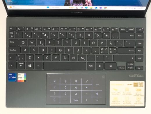 Ультрабук Б-клас Asus ZenBook UX325EA / 13.3" (1920x1080) OLED / Intel Core i7-1165G7 (4 (8) ядра по 2.8 - 4.7 GHz) / 16 GB DDR4 / 512 GB SSD NVMe / Intel Iris Xe Graphics / WebCam / Win 11 Home Ультрабук Б-клас Asus ZenBook UX325EA / 13.3" (1920x1080) OLED / Intel Core i7-1165G7 (4 (8) ядра по 2.8 - 4.7 GHz) / 16 GB DDR4 / 512 GB SSD NVMe / Intel Iris Xe Graphics / WebCam / Win 11 Home