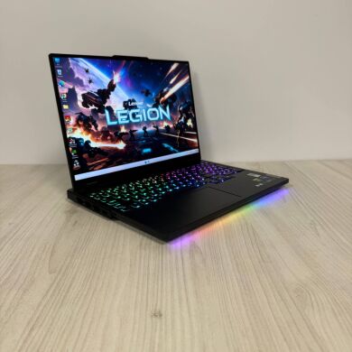 Игровой ноутбук Б-класс Lenovo Legion Pro 7 16IRX8H / 16" (2560x1600) IPS / Intel Core i9-13900HX (24 (32) ядра по 3.9 - 5.4 GHz) / 32 GB DDR5 / 1000 GB SSD NVMe / nVidia GeForce RTX 4080, 12 GB GDDR6, 192-bit / WebCam