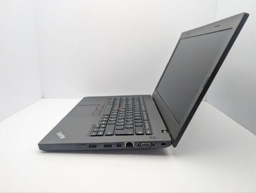 Нетбук Lenovo ThinkPad X260 / 12.5" (1366x768) TN / Intel Core i5-5300U (2 (4) ядра по 2.3 - 2.9 GHz) / 8 GB DDR3 / 128 GB SSD / Intel HD Graphics 5500 / WebCam