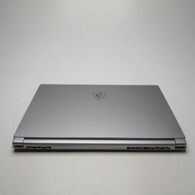 Ігровий ноутбук MSI P65 Creator 9SF-654US / 15.6" (3840x2160) IPS / Intel Core i9-9880H (8 (16) ядер по 2.3 - 4.8 GHz) / 32 GB DDR4 / 1000 GB SSD / nVidia GeForce RTX 2070 Max-Q, 8 GB GDDR6, 256-bit / WebCam / Win 10 Pro
