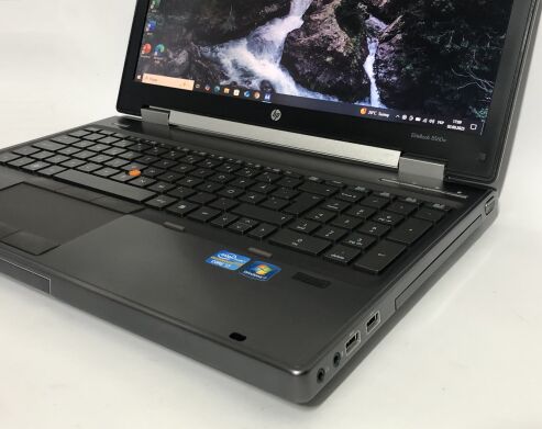 Мобільна робоча станція Б-клас HP EliteBook 8560w / 15.6" (1920x1080) TN / Intel Core i7-2630QM (4 (8) ядра по 2.0 - 2.9 GHz) / 8 GB DDR3 / 256 GB SSD / nVidia Quadro 1000M, 2 GB DDR3, 128-bit / WebCam / DVD-ROM