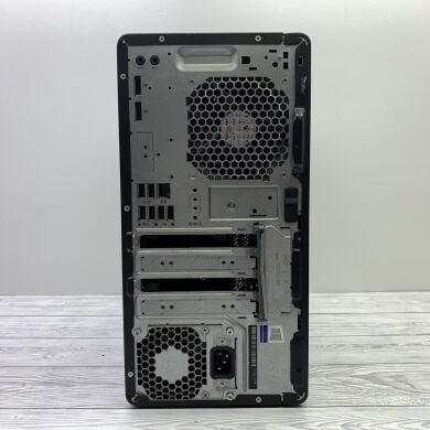 Компьютер HP ProDesk 600 G3 Tower / Intel Core i3-7100 (2 (4) ядра по 3.9 GHz) / 8 GB DDR4 / 120 GB SSD / Intel HD Graphics 630
