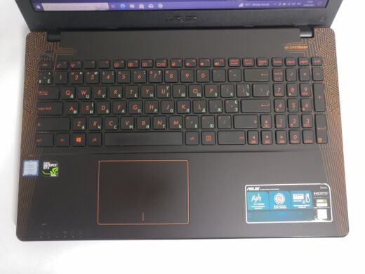 Ігровий ноутбук Б-клас Asus X550VX-DM562 / 15.6" (1920x1080) TN / Intel Core i7-7700HQ (4 (8) ядра по 2.8 - 3.8 GHz) / 16 GB DDR4 / 256 GB SSD + 1000 GB HDD / nVidia GeForce GTX 950M, 4 GB GDDR3, 128-bit / WebCam / HDMI / Windows 10 Pro