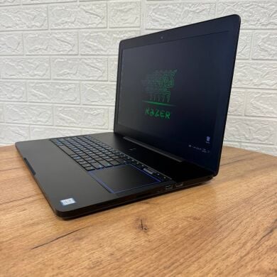 Ігровий ноутбук Б-клас Razer Blade 17 RZ09-0220 / 17.3" (1920x1080) IPS / Intel Core i7-7700HQ (4 (8) ядра по 2.8 - 3.8 GHz) / 16 GB DDR4 / 500 GB SSD / nVidia GeForce GTX 1060, 6 GB GDDR5, 192-bit / WebCam