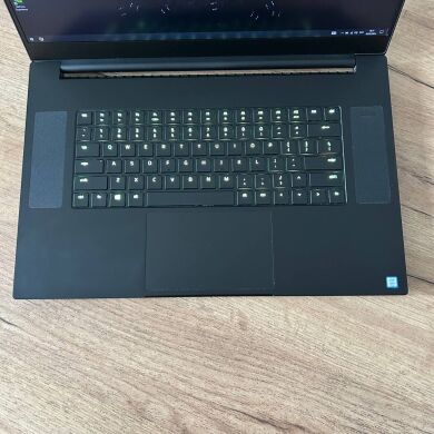 Ігровий ноутбук Б-клас Razer Blade 17 RZ09-0287 / 17.3" (1920x1080) IPS / Intel Core i7-9750H (6 (12) ядер по 2.6 - 4.5 GHz) / 16 GB DDR4 / 512 GB SSD NVMe / nVidia GeForce RTX 2080 Max-Q, 8 GB GDDR6, 256-bit
