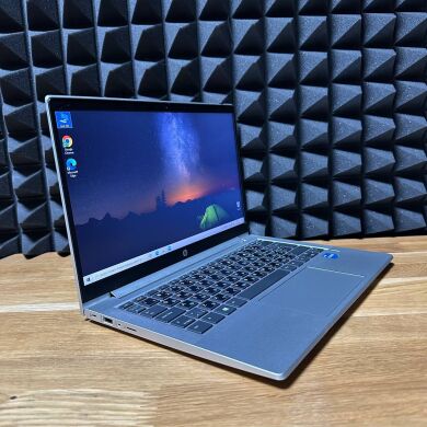 Ультрабук HP ProBook 430 G8 / 13.3" (1366x768) TN / Intel Core i3-1115G4 (2 (4) ядра по 4.1 GHz) / 8 GB DDR4 / 128 GB SSD / Intel UHD Graphics / WebCam