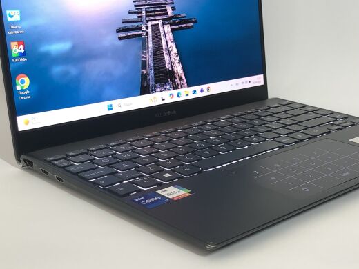 Ультрабук Б-клас Asus ZenBook UX325EA / 13.3" (1920x1080) OLED / Intel Core i7-1165G7 (4 (8) ядра по 2.8 - 4.7 GHz) / 16 GB DDR4 / 512 GB SSD NVMe / Intel Iris Xe Graphics / WebCam / Win 11 Home Ультрабук Б-клас Asus ZenBook UX325EA / 13.3" (1920x1080) OLED / Intel Core i7-1165G7 (4 (8) ядра по 2.8 - 4.7 GHz) / 16 GB DDR4 / 512 GB SSD NVMe / Intel Iris Xe Graphics / WebCam / Win 11 Home