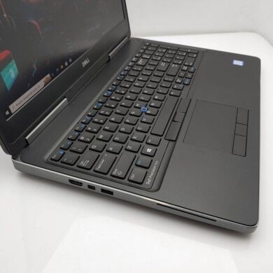 Мобильная рабочая станция Dell Precision 7510 / 15.6" (1920x1080) IPS / Intel Core i7-6820HQ (4 (8) ядра по 2.7 - 3.6 GHz) / 8 GB DDR4 / 240 GB SSD + 500 GB HDD / nVidia Quadro M1000M, 2 GB GDDR5, 128-bit / Win 10 Pro